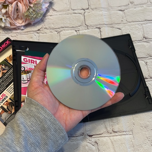 Bridesmaid DVD - Picture 4 of 5